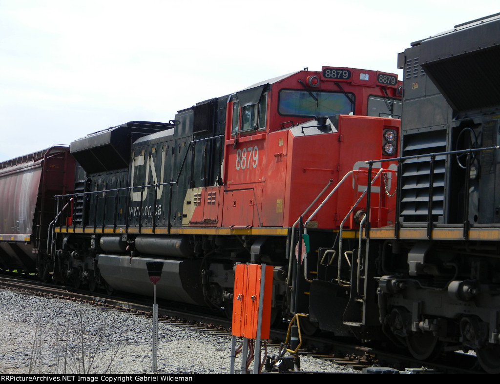 CN 8879 